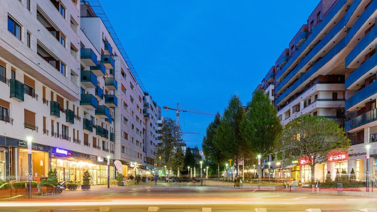 Corvin Promenade With Free Parking Apartment Budapest Exterior photo
